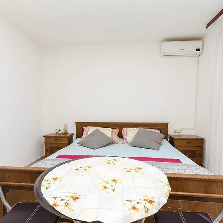 Apartment And Ilija *