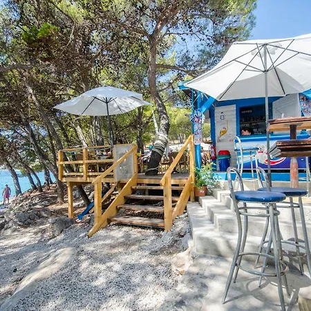 아파트 And Ilija Tribalj