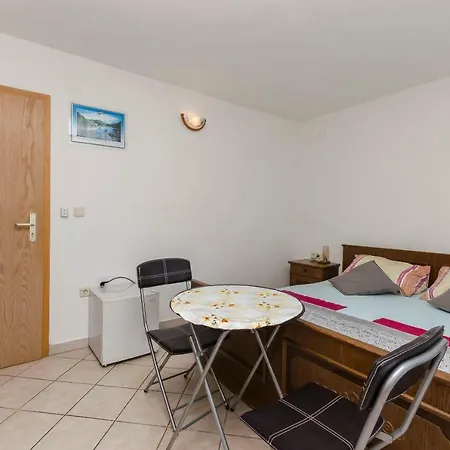 And Ilija Apartment *