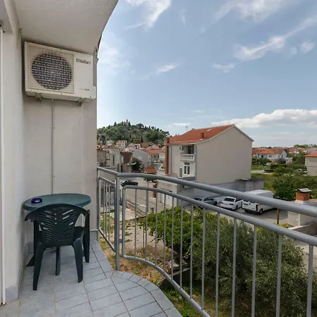 아파트 And Ilija Tribalj