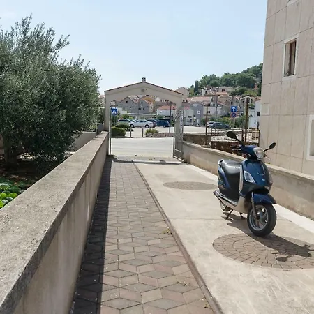 And Ilija Apartment