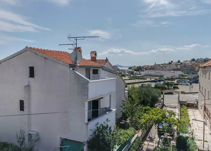 דירה And Ilija *